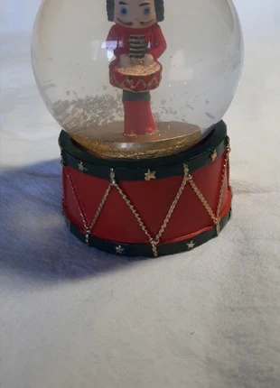 Boule a neige casse noisette, marke: Action, zustand: Neu, mit Etikett, 8,00 €, 9,10 € inklusive Vinted-Käuferschutz