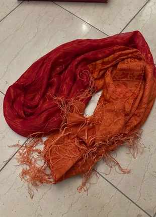 Foulard rouge et orange, marke: Orange, zustand: Sehr gut, 2,00 €, 2,80 € inklusive Vinted-Käuferschutz