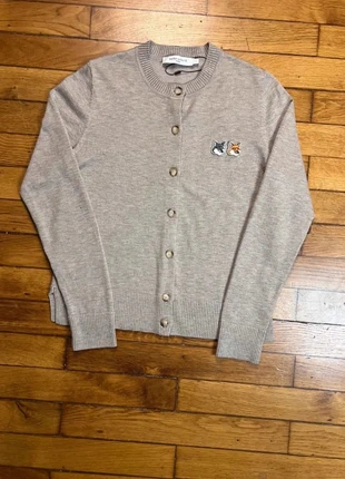 Maison Kitsuné | Cardigan - Made in Portugal - Renards | Gris | taille S femme, marque: Maison Kitsuné, état: Neuf sans étiquette, taille: S / 36 / 8, 119,00 €, 125,65 € Protection acheteurs incluse