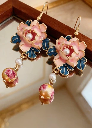 Boucles d’oreilles vintage florales en émail et perles, marque: Rose, état: Très bon état, 12,00 €, 13,30 € Protection acheteurs incluse