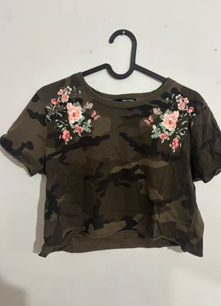 Maglietta crop militare con fiori, marca: Tally Weijl, estado: Muy bueno, tamaño: S / 36 / 8, 3,50 €, 4,38 € Protección al comprador incluida