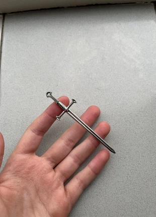 metaal swaardje voor aan ketting, état: Neuf sans étiquette, 2,50 €, 3,33 € Protection acheteurs incluse