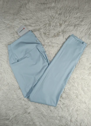 Legging Lululemon Bleu-clair Femme Yoga
Fitness Running, marke: Lululemon, zustand: Neu, mit Etikett, größe: L / 40 / 12, 36,00 €, 38,50 € inklusive Vinted-Käuferschutz