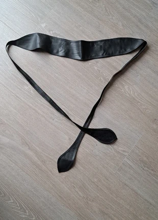 Ceinture à nouer (leather tie belt, cinturón de cuero, cintura in pelle, Bindegürtel aus Leder, merk: BEKALOO, staat: Heel goed, maat: Aanpasbaar, € 22,00, € 23,80 inclusief Kopersbescherming