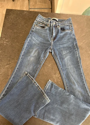 Jean bootcut taille 34, brand: R. Display, condizioni: Ottime, taglia: XS / IT 38 / EU 34, €7.00, €8.05 include la Protezione acquisti