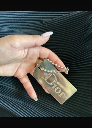 Vintage Dior x Swarovski Dog Tag Charm 1980s, marca: Dior, estado: Bueno, 20,00 €, 21,70 € Protección al comprador incluida