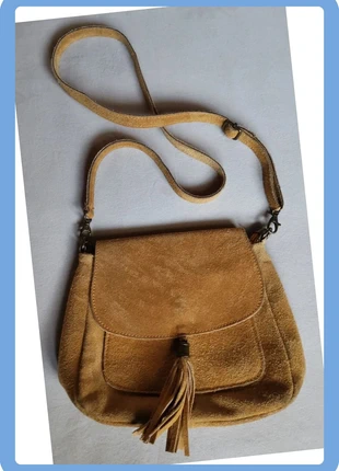 Sac à bandoulière en cuir retourné couleur moutarde Made in Italy en bon état, marque: Made In Italy, état: Bon état, 11,00 €, 12,25 € Protection acheteurs (Pro) incluse