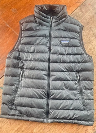 Patagonia chaleco de plumas color negro talla M, marca: Patagonia, estado: Muito bom, tamanho: M, €42.00, €44.80 inclui Proteção do Comprador