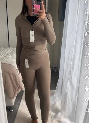 Ensemble de sport veste + legging, marque: Boutique indépendante, état: Très bon état, taille: XS / 34 / 6, 15,00 €, 16,45 € Protection acheteurs incluse