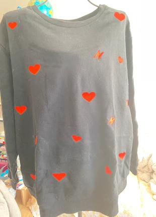 Sweat noir brode, marque: Kiabi, état: Bon état, taille: 5XL / 50 / 22, 3,00 €, 3,85 € Protection acheteurs incluse