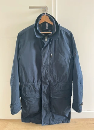 Manteau Tommy Hilfiger bleu - Taille M - Très bon état, merk: Tommy Hilfiger, staat: Heel goed, maat: M, € 30,00, € 32,20 inclusief Kopersbescherming
