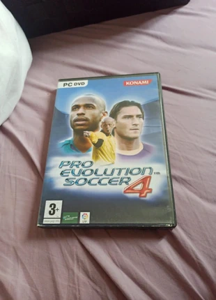 Pro évolution soccer 4, état: Très bon état, 2,00 €, 2,80 € Protection acheteurs incluse
