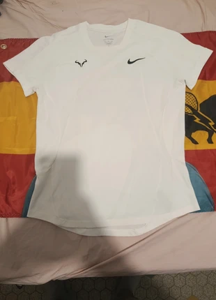 Maillot Rafa Nadal Wimbledon 2023, merk: Nike, staat: Nieuw zonder prijskaartje, maat: M, € 45,00, € 47,95 inclusief Kopersbescherming
