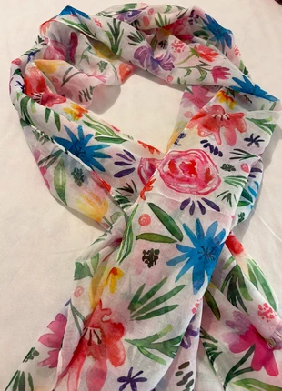 Foulard imprimé fleurs, marke: Fantaisie, zustand: Neu, 9,00 €, 10,15 € beinhaltet Vinted-Käuferschutz Pro