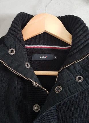 Pull noir homme taille M, marque: Celio, état: Très bon état, taille: M, 6,00 €, 7,00 € Protection acheteurs incluse