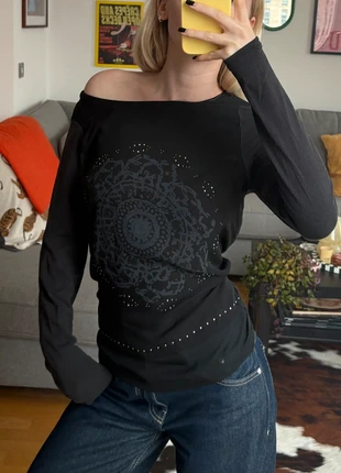 Vintage black Y2K off the shoulder style long sleeve rhinestone graphic print top, brand: Unbranded, condition: Very good, size: S / UK 8-10, £18.00, £19.60 includes Buyer Protection