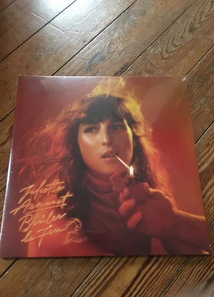 Vinyle neuf Juliette armanet / brûler le feu, état: Neuf sans étiquette, 30,00 €, 32,20 € Protection acheteurs incluse