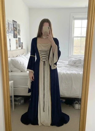 Robe Médiévale Longue Bleu Nuit – Élégante / Velours / Princesse / Costume Féminin, marque: Atelier Ysée, état: Très bon état, taille: M / 38 / 10, 110,00 €, 116,20 € Protection acheteurs (Pro) incluse