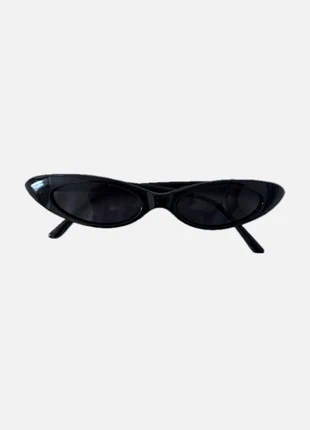 Y2K Slim Cat-Eye Shades, marke: Urban Outfitters, zustand: Sehr gut, 5,00 €, 5,95 € inklusive Vinted-Käuferschutz