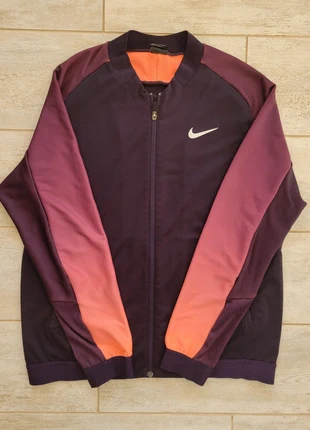 Veste Nike, marque: Nike, état: Très bon état, taille: M, 12,00 €, 13,30 € Protection acheteurs incluse