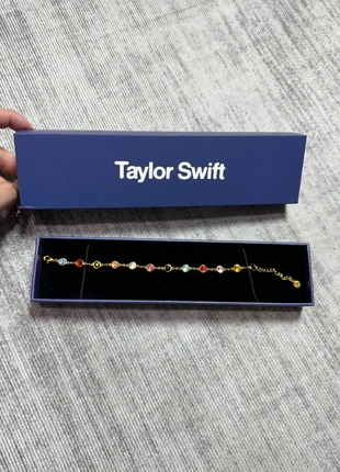 Taylor Swift bracelet, marque: Taylor Swift, état: Très bon état, 25,00 €, 26,95 € Protection acheteurs incluse