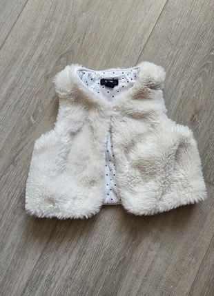 Gilet veste cardigan en fausse fourrure sans manches kiabi 3 mois, brand: Kiabi, condition: Very good, size: 1-3 months / 56 cm, €8.00, €9.10 includes Buyer Protection