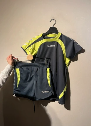 Sportsetje Hummel, merk: Hummel, staat: Heel goed, maat: XS, € 5,50, € 6,48 inclusief Kopersbescherming