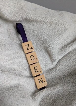 'Zoen' paarse (kerst) hanger van Scrabble letters, merk: Handgemaakt, staat: Nieuw zonder prijskaartje, € 1,50, € 2,28 inclusief Kopersbescherming