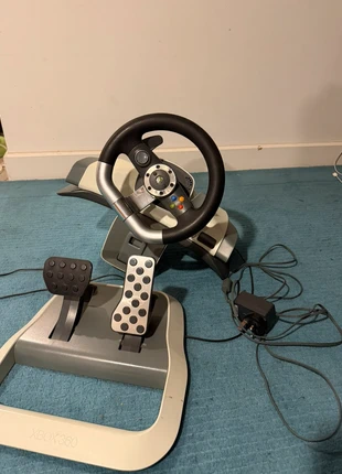 Volant et pédales officiel Xbox 369, marke: Xbox, zustand: Zufriedenstellend, 40,00 €, 42,70 € inklusive Vinted-Käuferschutz