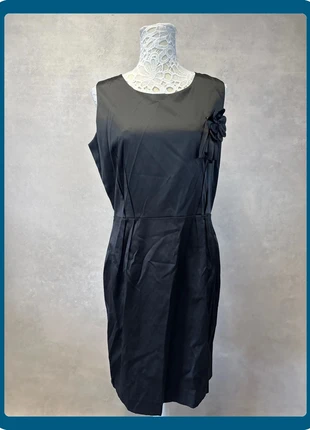 Robe satinée noire Lanni Dor – Taille 40 – Élégante avec broche fleur amovible – MI7, brand: Lanidor, condition: Very good, size: L / 40 / 12, €12.00, €13.30 includes Buyer Protection Pro
