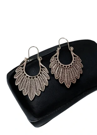 Pendientes de Aro con Diseño de Plumas Bohemias! 🥰, marca: Local, estado: Nuevo sin etiquetas, 12,00 €, 13,30 € Protección al comprador incluida