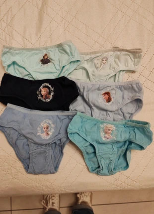 Mutandine frozen hm 2-3 anni bambina perfette per spannolinamento, marke: H&M, zustand: Neu, mit Etikett, größe: 24–36 Monate / 92, 2,50 €, 3,33 € inklusive Vinted-Käuferschutz