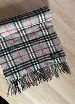 Écharpe Burberry à carreaux gris Made in England 100% cashemire, brand: Burberry, condition: Very good, €43.00, €45.85 includes Buyer Protection