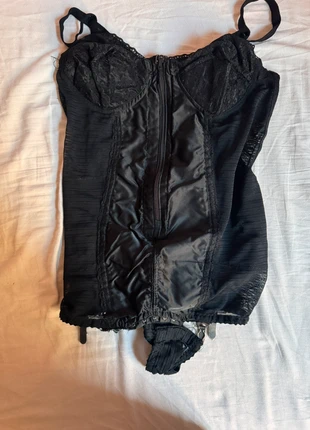 Corsetto goth, marque: COQUETTE, état: Très bon état, 4,00 €, 4,90 € Protection acheteurs incluse
