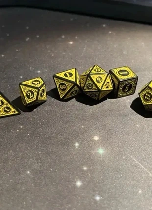 Set di 7 Dadi in resina di D&D Dungeons and Dragons Pathfinder Call of chtulu, marque: Wizards of the Coast, état: Neuf avec étiquette, 6,90 €, 7,95 € Protection acheteurs incluse