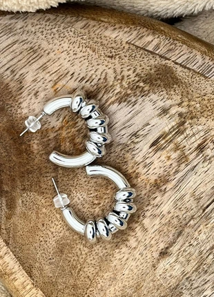 Orecchini a Cerchio Silver con Dettagli Bombati, marque: bigiotteria, état: Neuf avec étiquette, 2,50 €, 3,33 € Protection acheteurs incluse