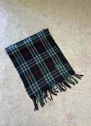 Écharpe Burberry noir, marca: Burberry, estado: Muy bueno, 45,00 €, 47,95 € Protección al comprador Pro incluida