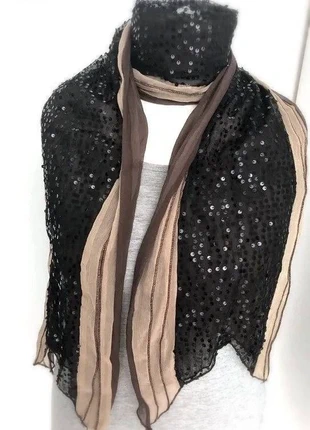 Foulard paillettes sur double voile noir et beige, marque: Boutique Parisienne, état: Neuf sans étiquette, 7,00 €, 8,05 € Protection acheteurs incluse