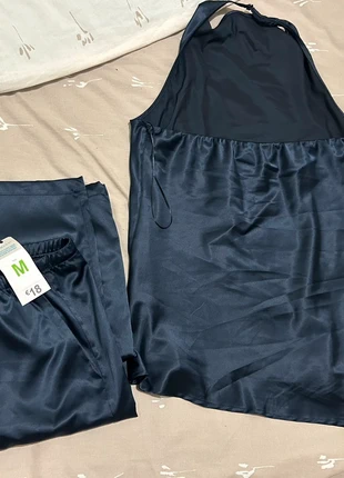 Ensemble satin bleu Primark top + pantalon – Taille M/L, marque: Primark, état: Neuf avec étiquette, taille: M / 38 / 10, 20,00 €, 21,70 € Protection acheteurs incluse