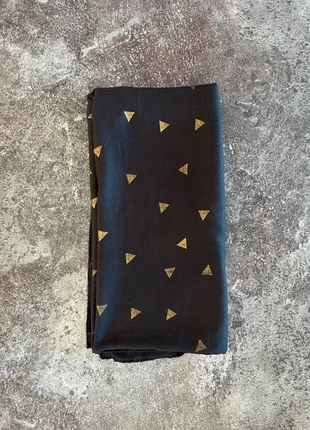 Écharpe noire dorée femme Bufanda negra mujer Sciarpa nera donna Schwarzer Damenschal, marque: sans marque, état: Très bon état, 5,00 €, 5,95 € Protection acheteurs incluse