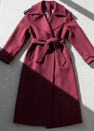 Manteau long rouge foncé ceinturé, marque: Red velvet, état: Très bon état, taille: M / 38 / 10, 119,99 €, 126,69 € Protection acheteurs incluse