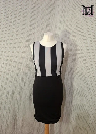 Robe noir et blanche Mademoiselle-Élégance - Taille S (36) - très bon état, marque: Mademoiselle-Élégance, état: Très bon état, taille: S / 36 / 8, 12,00 €, 13,30 € Protection acheteurs (Pro) incluse