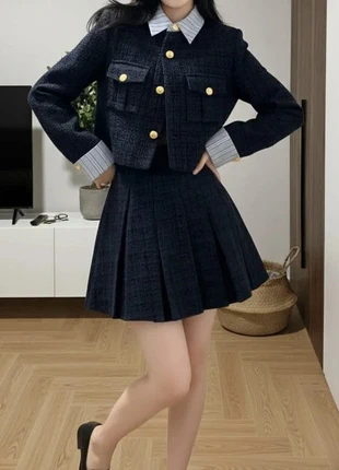 Ensemble jupe plissée et veste courte bleu marine à boutons dorés – Taille S, marque: Maison Liora, état: Très bon état, taille: S / 36 / 8, 53,90 €, 57,30 € Protection acheteurs (Pro) incluse