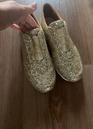Baskets à paillettes dorées, marque: Je ne sais plus, état: Très bon état, taille: 39, 11,00 €, 12,25 € Protection acheteurs incluse