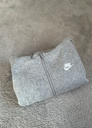 Gilet Nike gris, marque: Nike, état: Bon état, taille: M, 30,00 €, 32,20 € Protection acheteurs incluse
