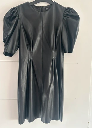 Robe effet cuir, marque: Zara, état: Très bon état, taille: S / 36 / 8, 6,00 €, 7,00 € Protection acheteurs incluse