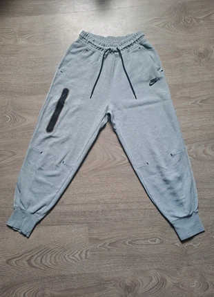 Nike tech gris Taille S, marke: Nike, zustand: Gut, größe: S, 25,00 €, 26,95 € inklusive Vinted-Käuferschutz