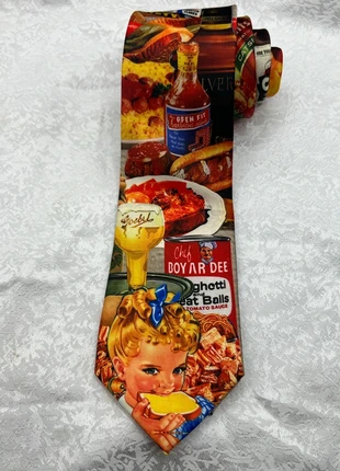 Cravate fast food, brand: Vintage Dressing, condizioni: Ottime, €14.99, €16.44 include la Protezione acquisti