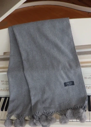 Echarpe cachemire grise, marque: Cachemire, état: Neuf avec étiquette, 5,00 €, 5,95 € Protection acheteurs (Pro) incluse