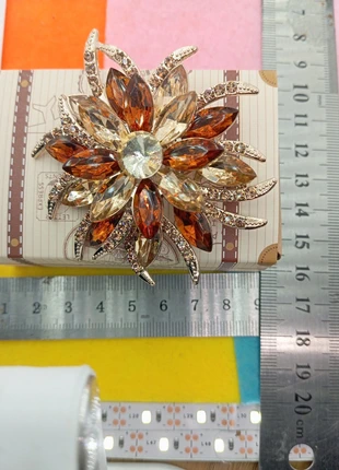 Broche avec la boîte, marca: Broche.fr, estado: Muito bom, €5.00, €5.95 inclui Proteção do Comprador Pro